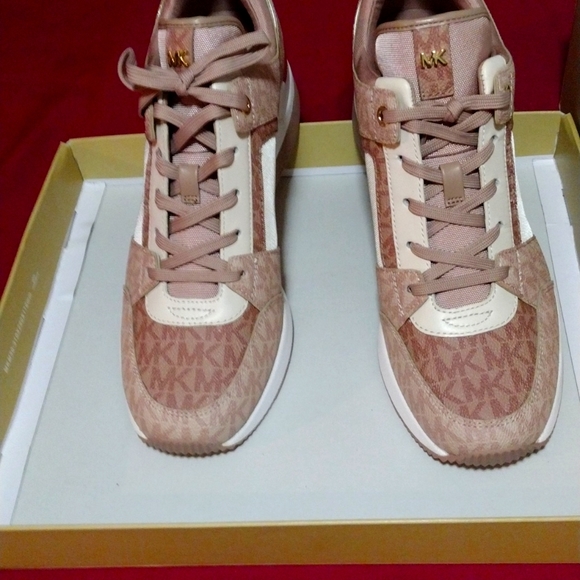 Michael Kors Georgie Trainer Size 10 Fawn Multi - Picture 1 of 2